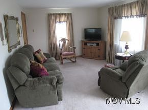 2nd image of 2050 Nora St