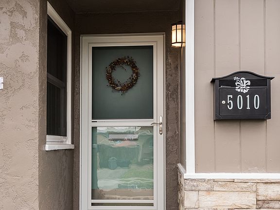 3rd image of 5010 Beran St