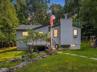 345 Wild Acres Dr, Dingmans Ferry, PA 18328