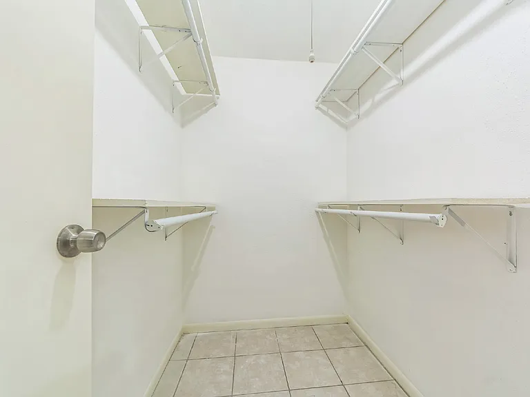 809 Willow Creek Dr — Photo 23