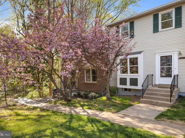 3034 Winter Pine Ct, Fairfax, VA 22031