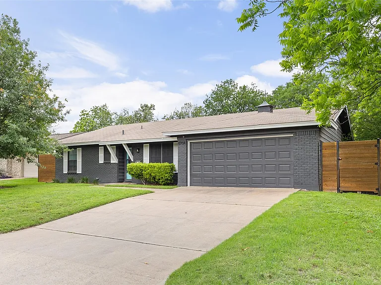 8704 Clarewood Dr — Photo 21