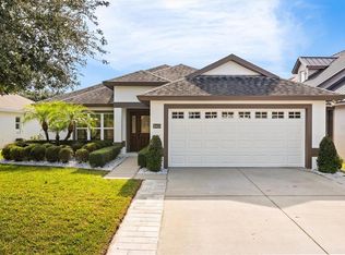 30433 Island Club Dr, Tavares, FL 32778
