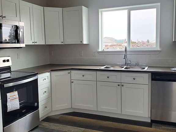 2nd image of 711 3rd Ave NE #7
