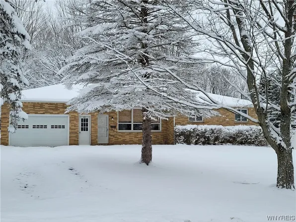 227 Park St, Arcade, NY 14009