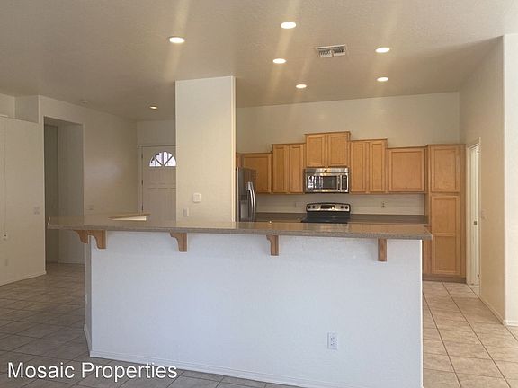 3rd image of 471 W Larona Ln