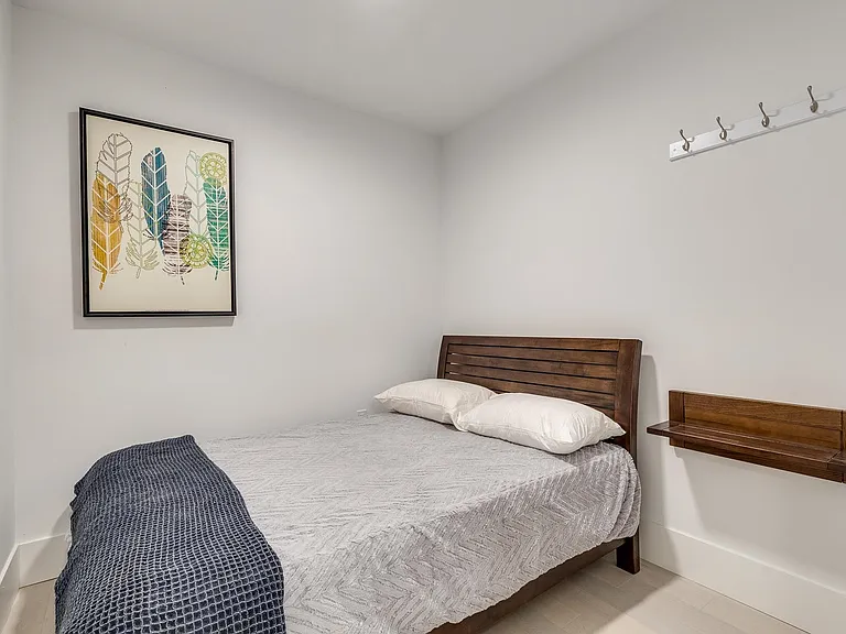 1425 Haro St #1 — Photo 4