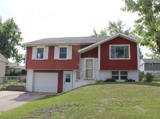 3137 29th Ave SW, Cedar Rapids, IA 52404