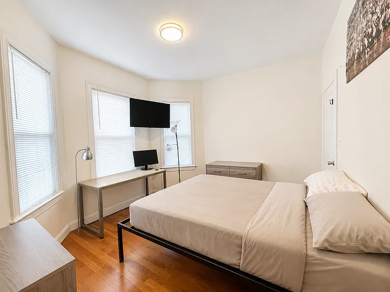 39 Millmont St #2 — Photo 4