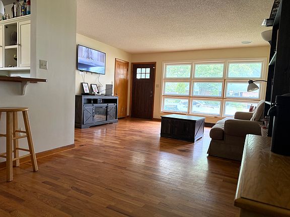 3rd image of 1203 Ringo St