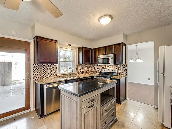 3rd image of 1113 Sicily Dr