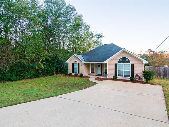 4th image of 165 Lee Road 218