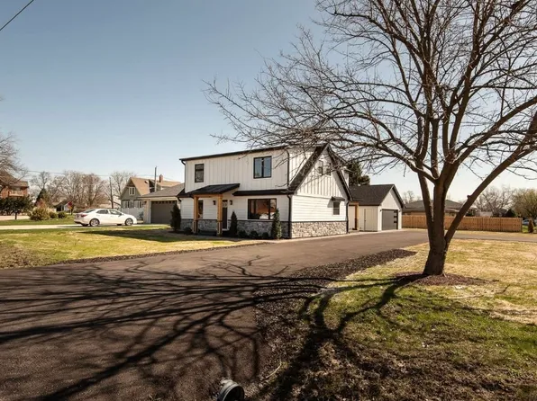 9859 S 81st Ave, Palos Hills, IL 60465