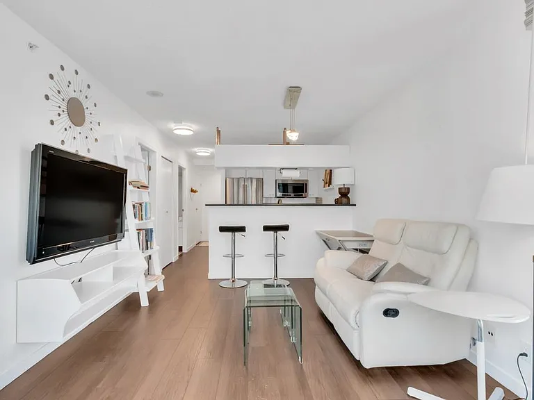 1331 Alberni St #1601 — Photo 12