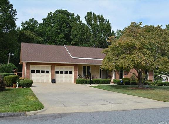 2nd image of 306 Starmount Dr