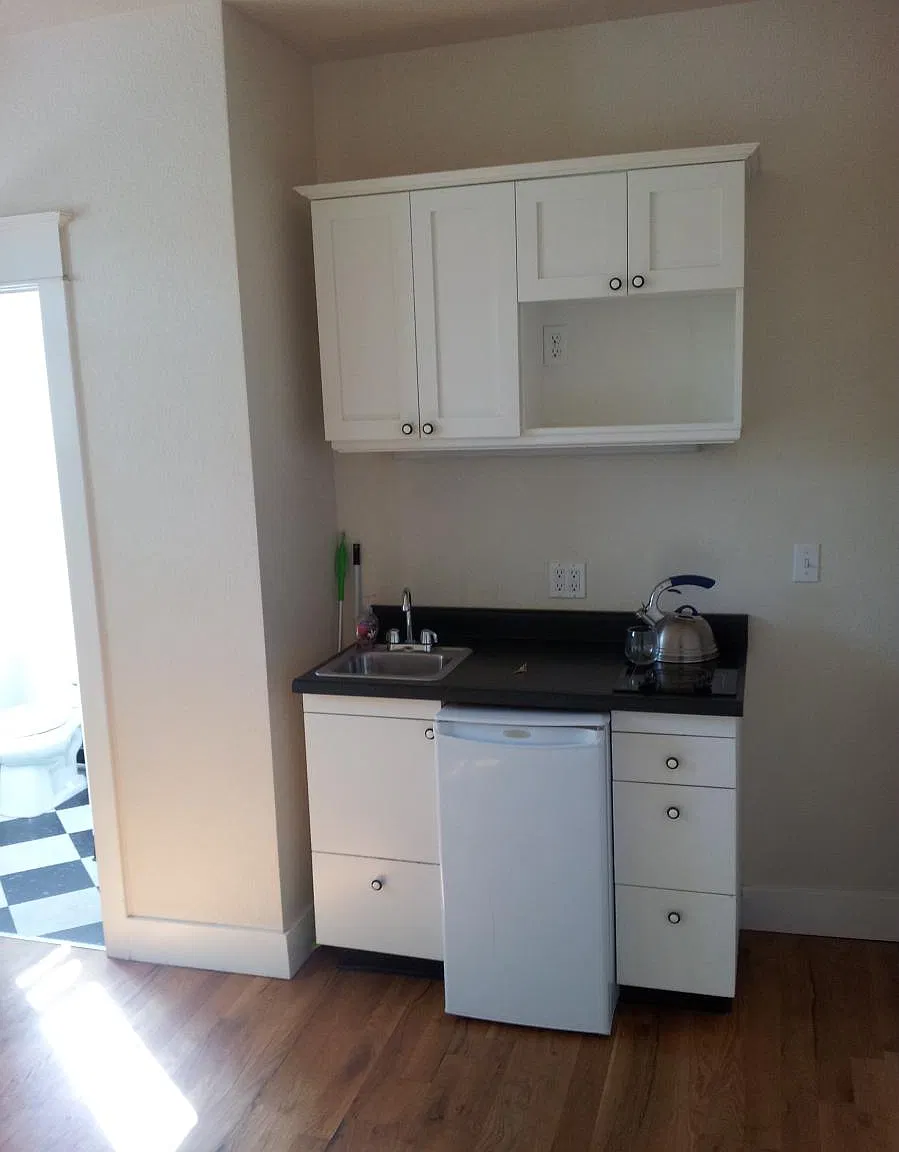 Studio, 185 sqft, $915 — Photo 4