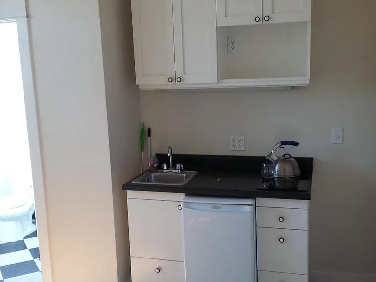 2241 NW Hoyt St #109 — Photo 4