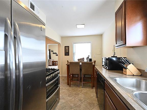 5th image of 18702 Ferncliffe Ave