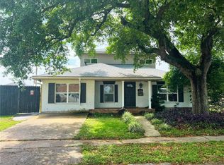 2112 Deerfield Rd, Gretna, LA 70056