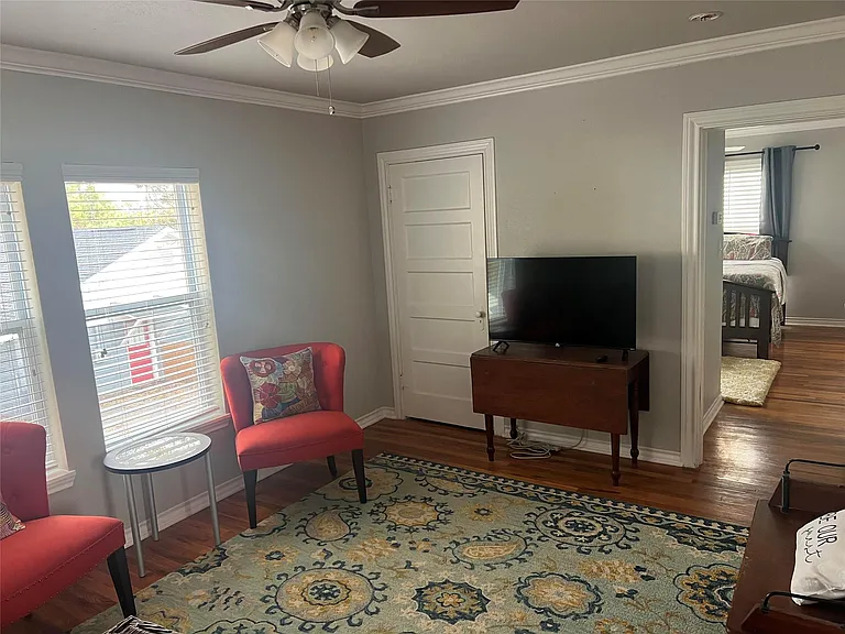 1818 Clover Ln — Photo 9