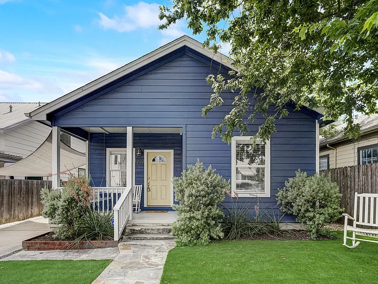 1302 Cedar Ave — Photo 3