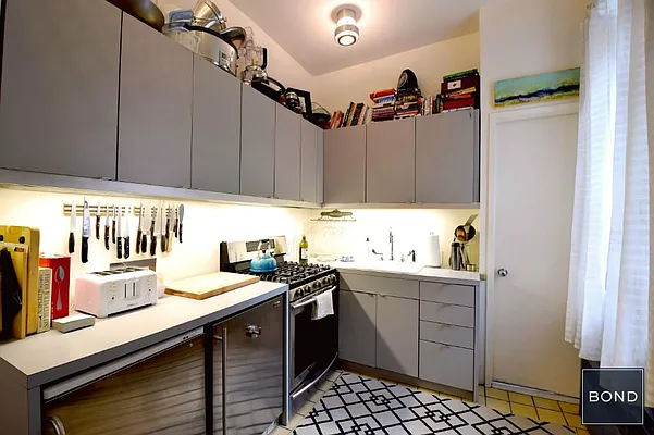 Rented by Bond New York | media 24