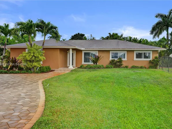 11201 NW 4th Ct, Plantation, FL 33325