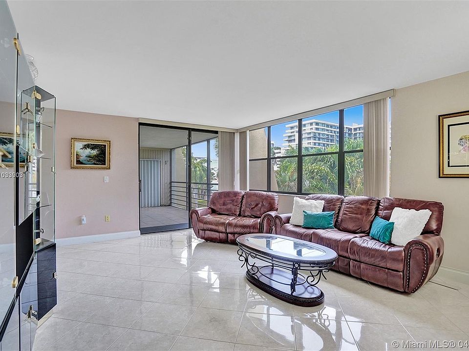 1st image of 20341 NE 30th Ave #Penthouse 18