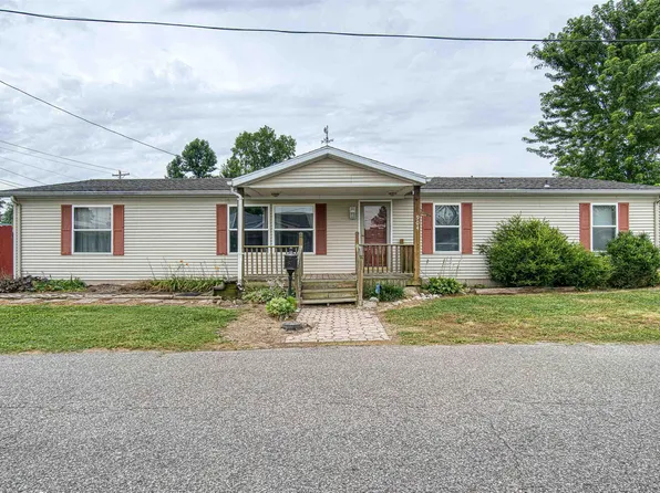 904 S 1st St, Boonville, IN 47601