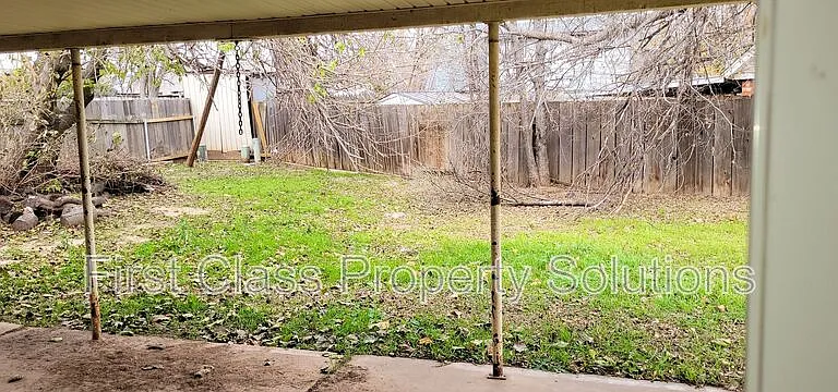 661 NW 16th St — Photo 29