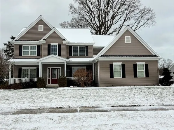 4870 N Wayside Dr, Erie, PA 16505