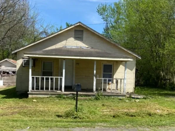 215 Belmont St, Savannah, TN 38372