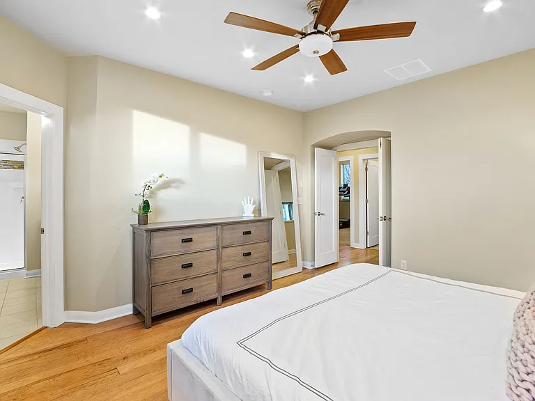 6779 Raritan Dr — Photo 20