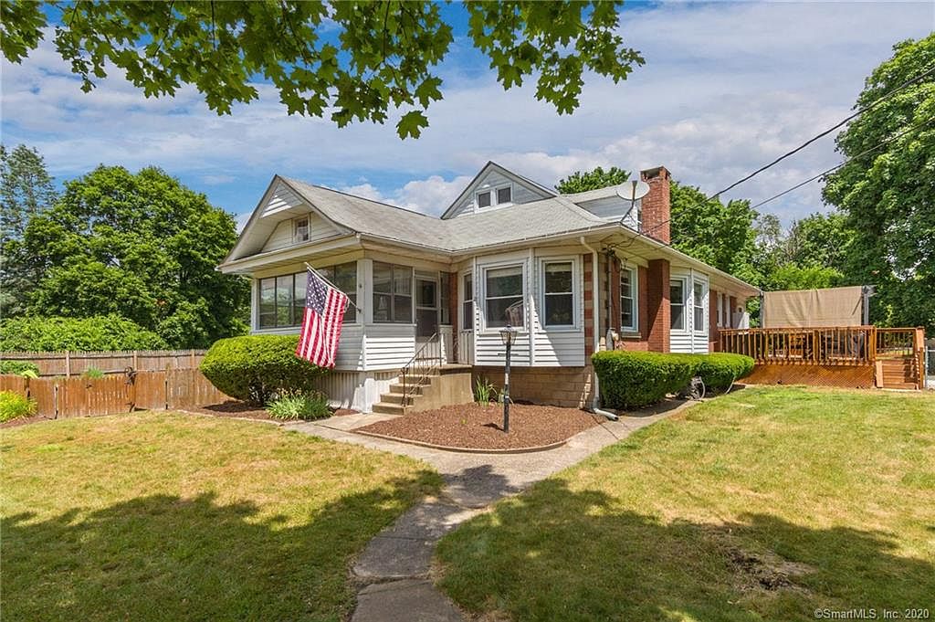 21 Camp St Plainville Ct 06062 Mls 170312831 Zillow