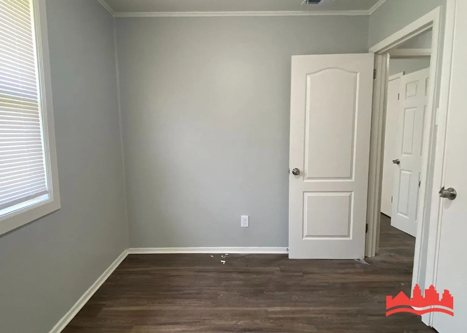 Welcome To 2961 Southwall Street! Reduced Rate!! — Photo 4