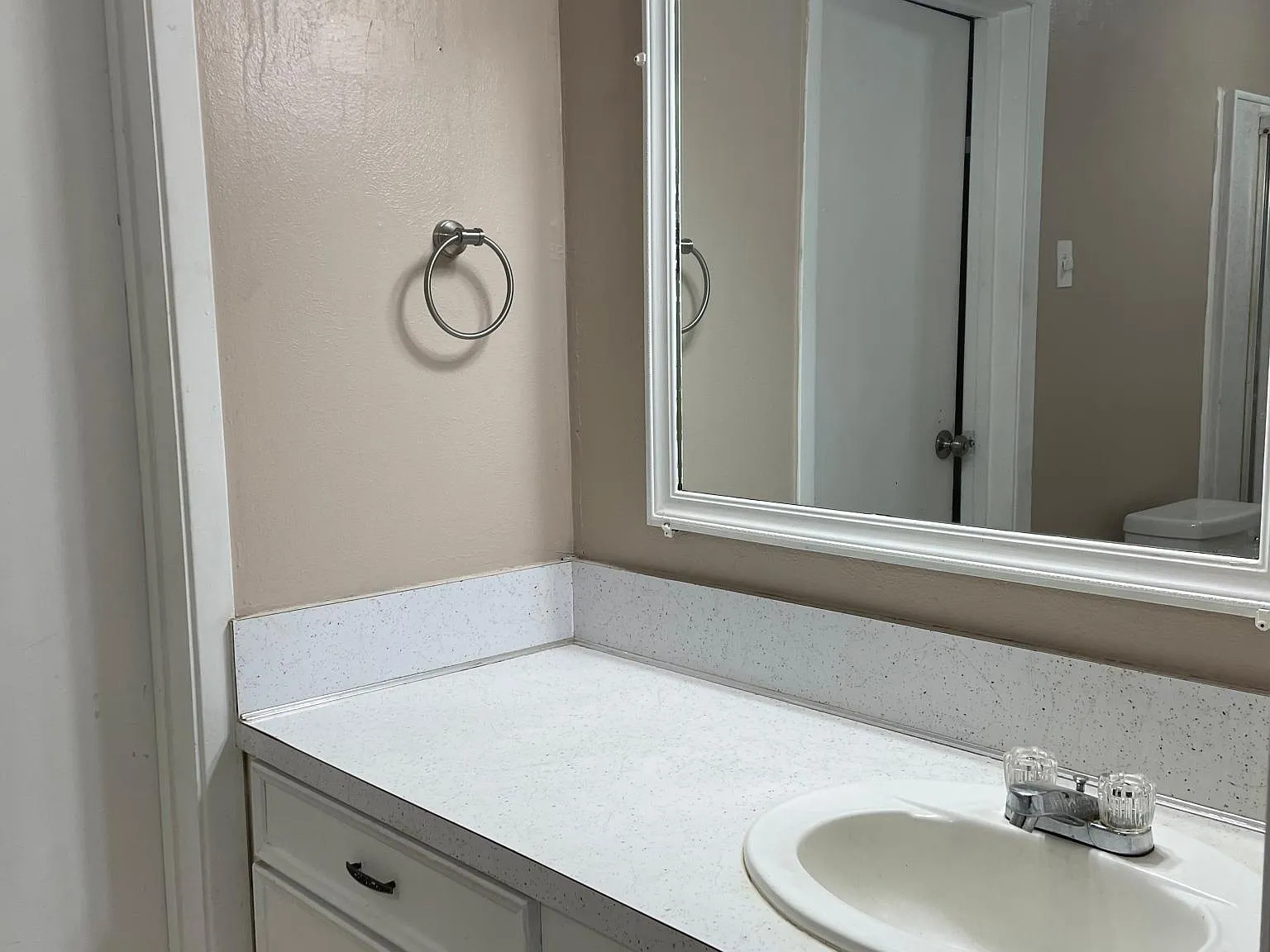 705 S Roosevelt Ave — Photo 4