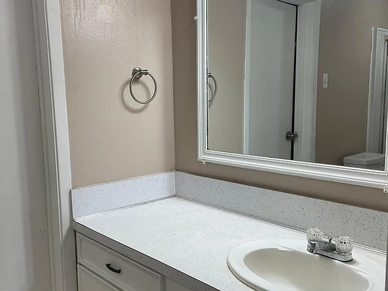 705 S Roosevelt Ave — Photo 5