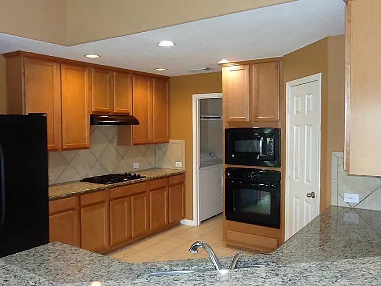 21911 Canyonwood Park Ln — Photo 8