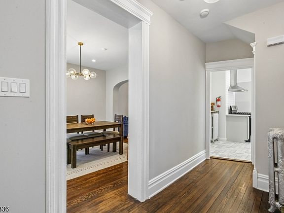 5th image of 69 Myrtle St