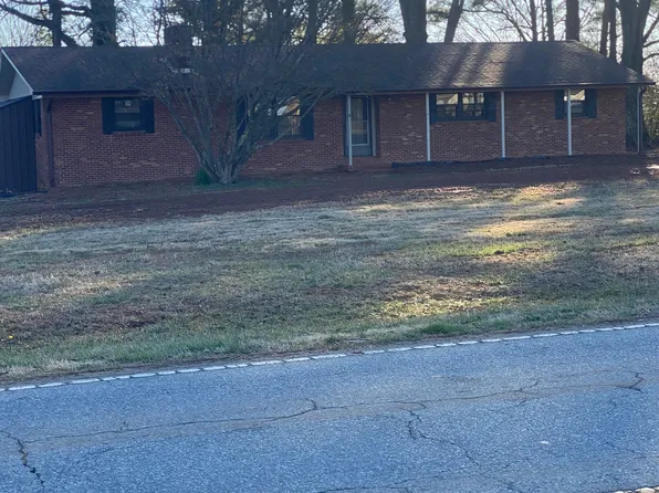 7965 Woodleaf Rd, Woodleaf, NC 27054