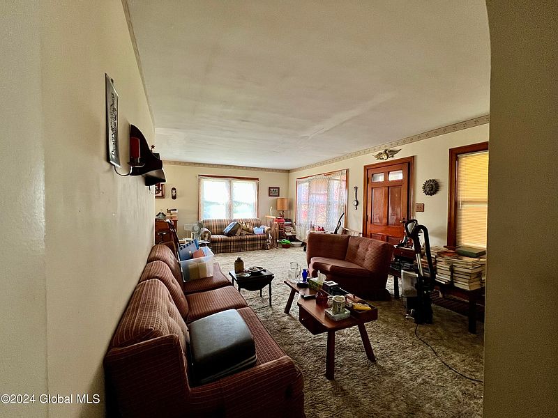 4th image of 59 Hagaman Ave