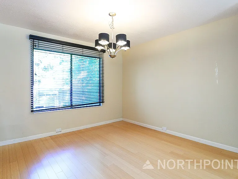 608 Woodside Sierra #2 — Photo 5