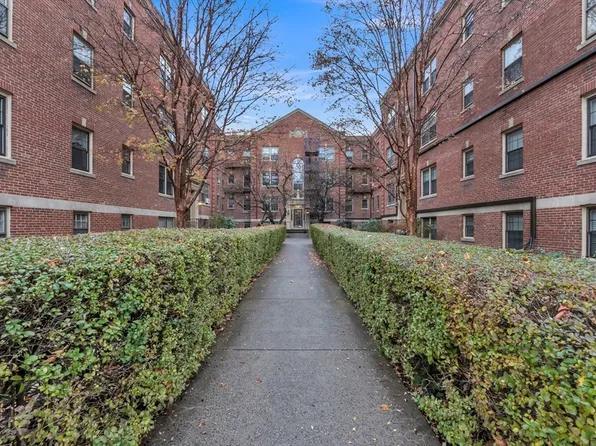 56 Elm St APT 1, Worcester, MA 01609