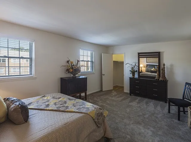 Orangewood Apartments — Photo 12
