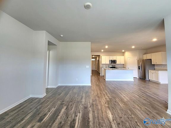 3rd image of 101 Canonbury Dr