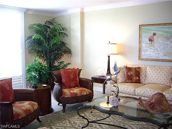 4th image of 400 Park Shore Dr APT 300