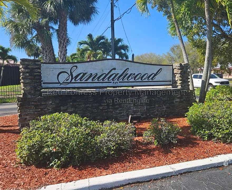 12918 Meadowood Ct
