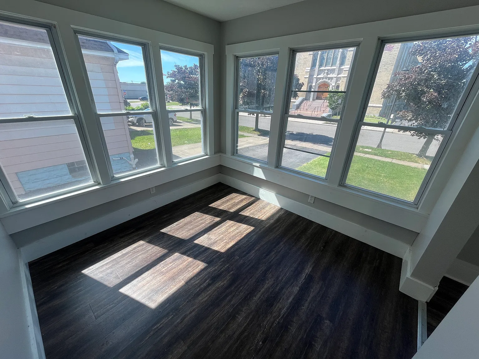 3 bed, 902 sqft, $1,650 — Photo 4