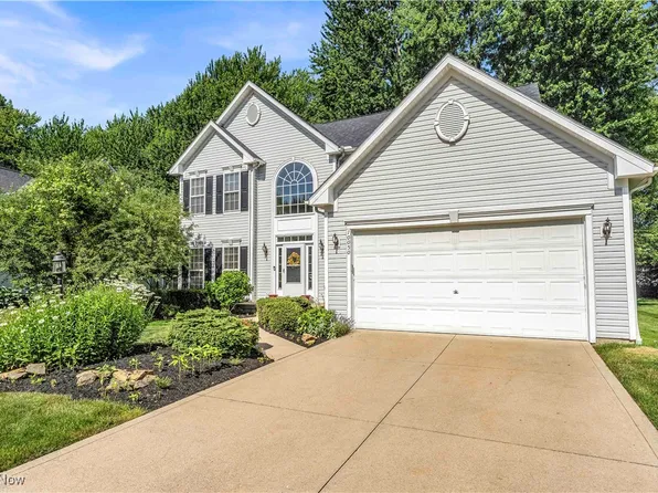 10050 Brook Rd, Olmsted Falls, OH 44138