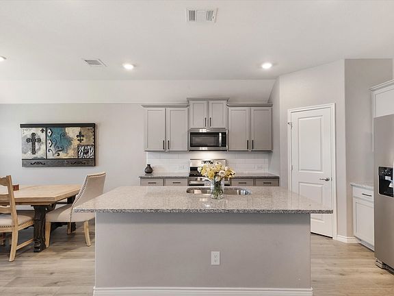 3rd image of 3257 Trails End Rd